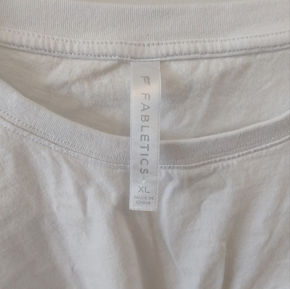 2 for $12 Sale! Fabletics Cropped Crew Neck Tee XL - Picture 4 of 7